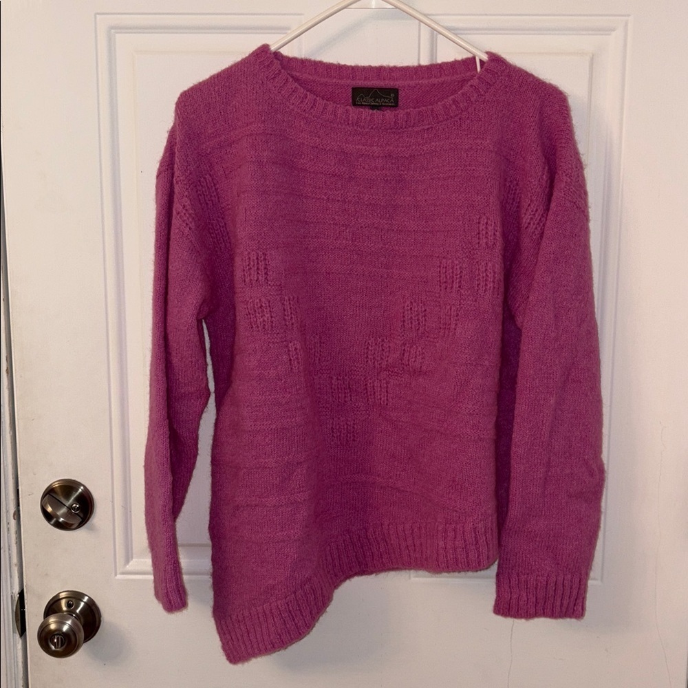Classic Alpaca-89% alpaca asymmetrical pink sweater with side slit sz small